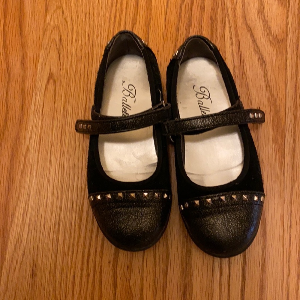 Girl shoes